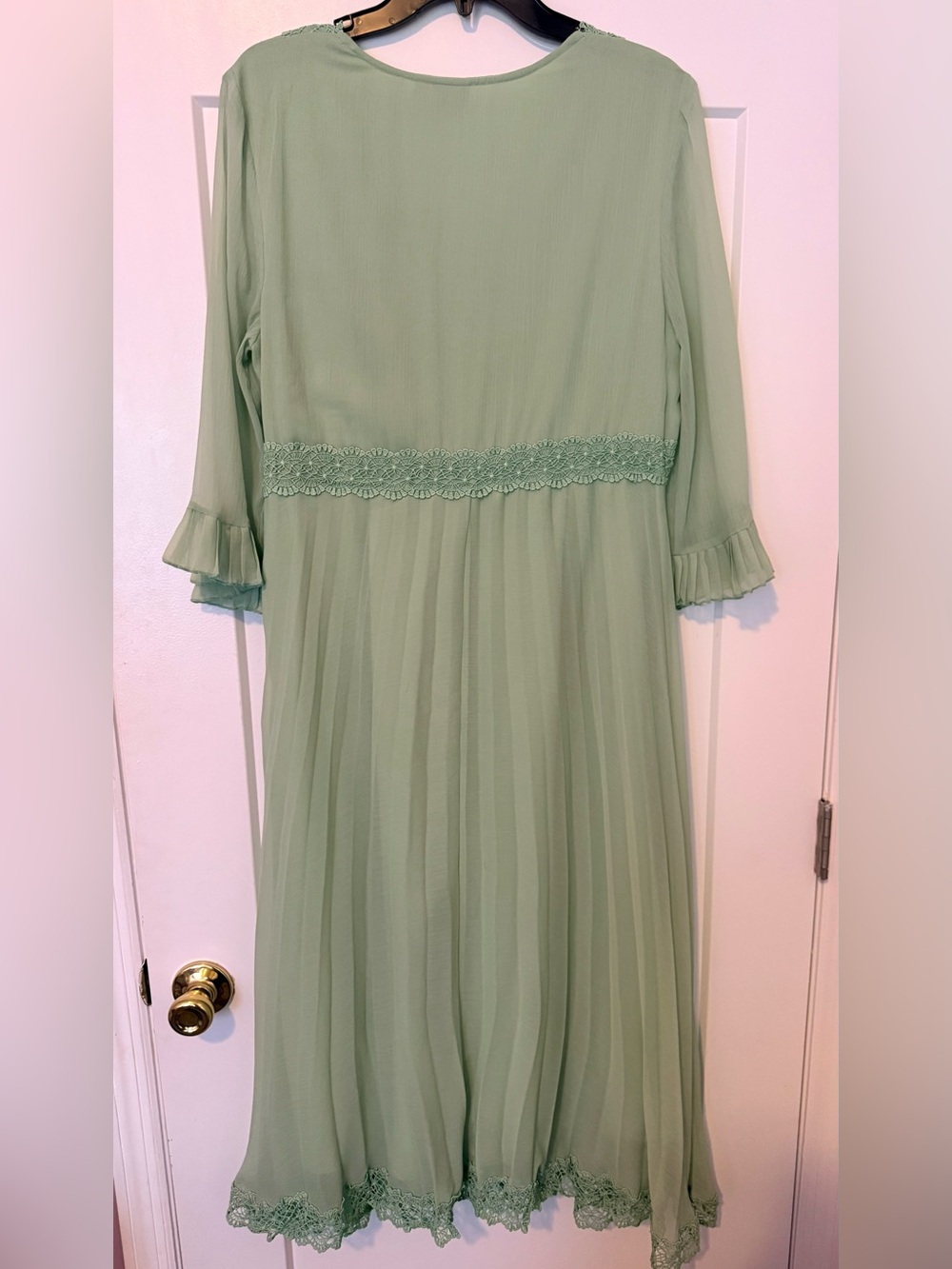ASOS Mint Green Pleated Maxi Dress with Lace Trim - Picture 3 of 3
